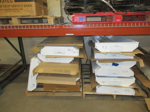 lot 166 image: LITHONIA LIGHTING FLOURESCENT FIXTURES