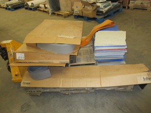lot 199 image: ASSORTED SIZE AND COLOR VCT - NEW