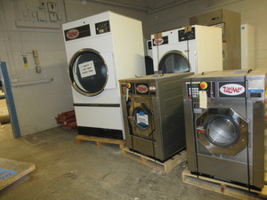 lot 213 image: COMMERCIAL LAUNDRY MACHINES THAT ARE OUT OF ORDER