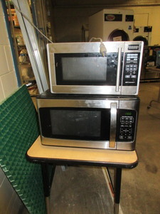 lot 215 image: MICROWAVE OVENS