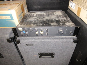 lot 228 image: TOA 700 SERIES AMPLIFIER