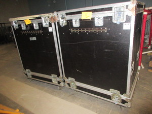lot 231 image: R&R TV TRANSPORT CASES