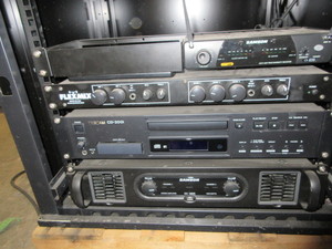 lot 232 image: LINIER RACK SYSTEM WITH COMPONENTS