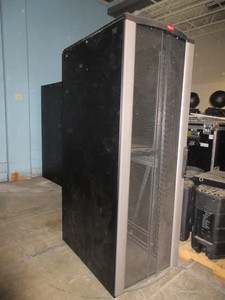 lot 246 image: HOFFMAN DATA RACK
