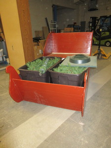 lot 248 image: WOODEN SLEIGH AND CHRISTMAS TREE