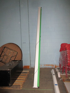 lot 251 image: DRAPER GREEN PROJECTION SCREEN