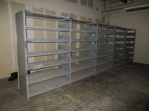 lot 286 image: HEAVY DUTY STEEL SHELVING UNIT