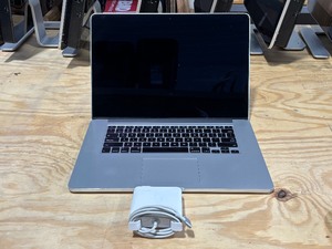 lot 15 image: 2015 15 Apple MacBook Pro