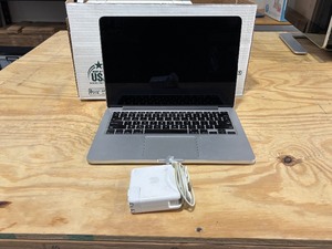 lot 31 image: 2015 13 Apple MacBook Pro