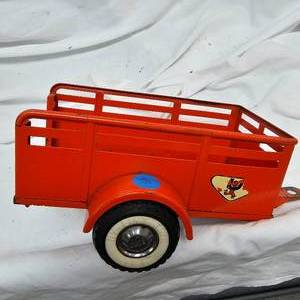 lot 49 image: Vintge Tin U-Haul Open Trailer, Very Nice, missing back gate