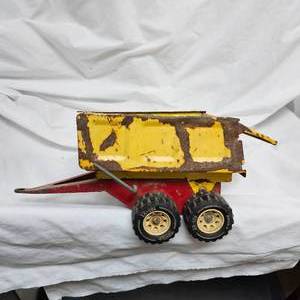 lot 35 image: Tonka Mighty Dump, Pup Trailer 1970s