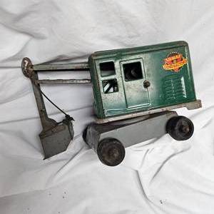 lot 41 image: Marx, Lumar Contractors Steam Shove. Late 50s-60s, 75-80% PaintDecals, Functions as it should.