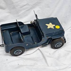 lot 46 image: Marx US Armed Forces Mobile Radar Willys Jeep From the 1940s