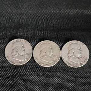 lot 68 image: (3)1952 Franklins 50c