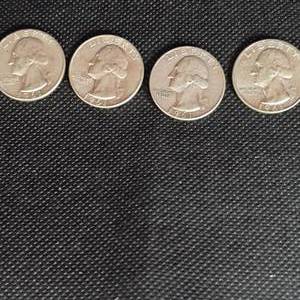 lot 104 image: (4) 1961 Washington 25c