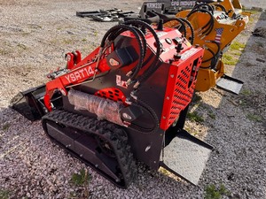 lot 14 image: AGT YSRT14 Stand On Skid Steer Loader