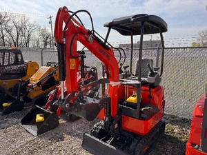 lot 6 image: AGT QK18K-C Mini Excavator - Kubota Diesel
