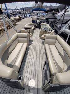 2016 250 Crest Pontoon with 60 HP BF Mercury Motor