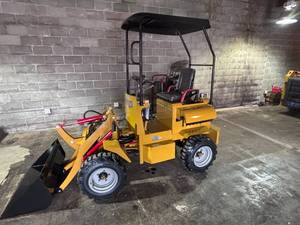lot 17 image: AGT KRW23 Wheel Loader