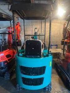 AGT H15R Mini Excavator