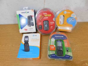 lot 25 image: Cell Phone Lot