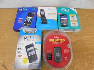 lot 27 image: Cell phone Lot
