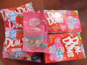 lot 67 image: Dum-Dum Sucker Lot
