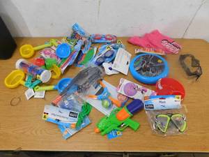 lot 79 image: Outdoors Toy Lot