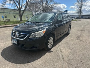 2012 VOLKSWAGEN ROUTAN SEL (7 PASSENGER) *No Accidents*