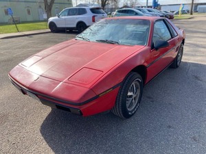 lot 10 image: 1984 PONTIAC FIERO SE 2 Owners w No Accidents
