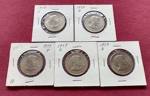 lot 17 image: (5) Susan B Anthony Dollars