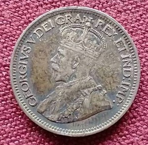 lot 77 image: 1917 Canada Silver 10 Cent Coin