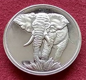 lot 79 image: Beautiful Elephant 1 oz Silver Round
