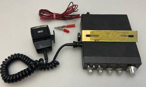 lot 58 image: Vintage Realistic Brand CB Radio