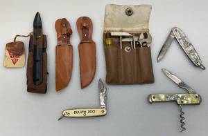 lot 76 image: Misc. Vintage Novelty Pocket Knives & More