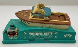 lot 93 image: 1966 Ideal Boaterific Marine Motor Boat EXTREMELY RARE BARRACUDA Fishing Boat On Original Base