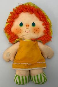 lot 101 image: 1980s Apple Dumplin Strawberry Shortcake Doll 12
