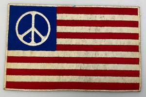 lot 110 image: VERY COOL 1960s-70s Stiched Peace Sign American Flag Hippie Protest Back Patch 7 x 11