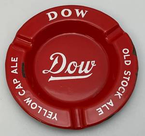 lot 154 image: 1950s Pocelain Ennamel DOW Old Stock Ale Cigar Ashtray
