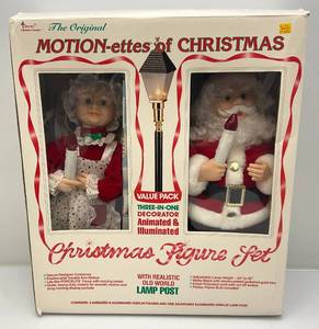 lot 237 image: Vintage Original Motion-ettes Of Christmas Three In One Decorative Animated & Illuminated Christmas Figure Set (Santa & Miss Claus With Realistic Old WorldLamp Post) In Original Box