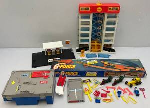 lot 250 image: Misc. Vintage Hot Wheel Items One In Original Box