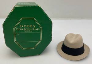lot 287 image: Vintage Very Cool DOBBS Fifth Ave. Hats Salesman Samples In Original Sales Sample Box