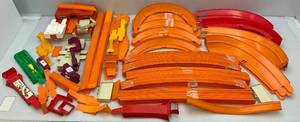 lot 325 image: Vintage 1960s- 70s Hot Wheels Track And Acessories & More