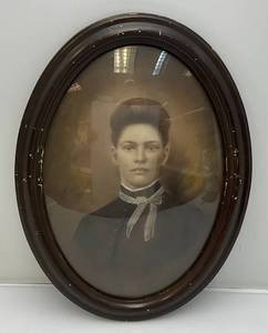 lot 347 image: 22 12 x 16 12 Bubble Glass Framed Picture Of A Woman