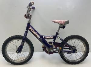 lot 358 image: Trek Mystic Girls Bike