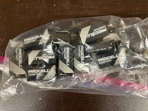 lot 141 image: 9-Volt Batteries