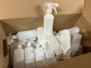 lot 31 image: 16oz Spray Bottles