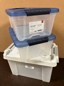 lot 30 image: Small Storage Totes