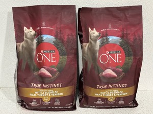 lot 76 image: Purina One Dog Food