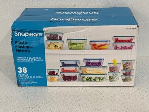 lot 2 image: Snapware Plastic Containers